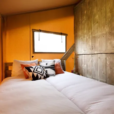 Lüks kamp alanı Glamperen Met Eigen Badkamer In De Peel Voor 6 Pers Happy *