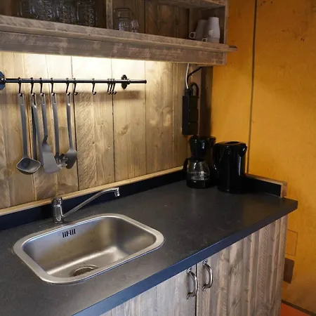Glamperen Met Eigen Badkamer In De Peel Voor 6 Pers Happy * Behelp