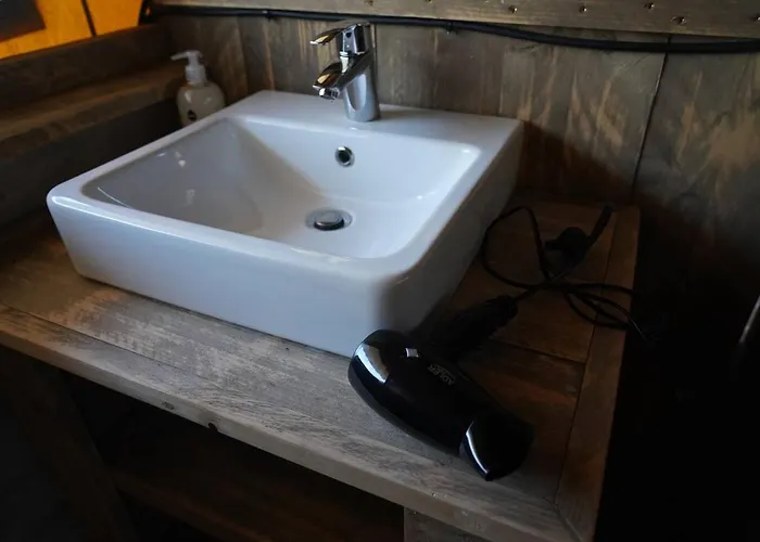 Glamping Glamperen Met Eigen Badkamer In De Peel Voor 6 Pers Happy Behelp