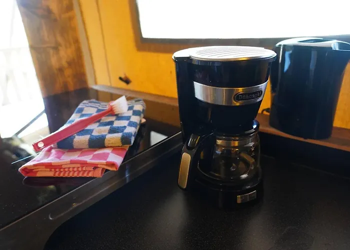 Glamperen Met Eigen Badkamer In De Peel Voor 6 Pers Happy Lüks kamp alanı Behelp