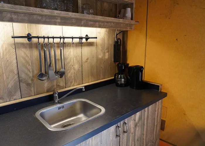 Glamperen Met Eigen Badkamer In De Peel Voor 6 Pers Happy * Behelp